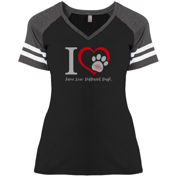 PET LOVER ❤️ Ladies' Game V-Neck T-Shirt (2 colors + up to 4XL)